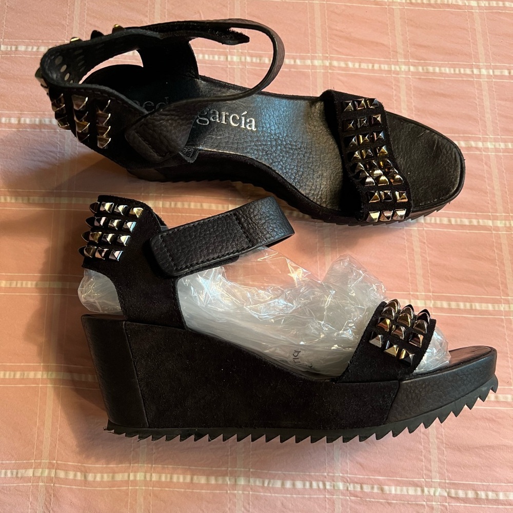 Pedro Garcia studded leather wedges sz 9.5 - fits like a 9